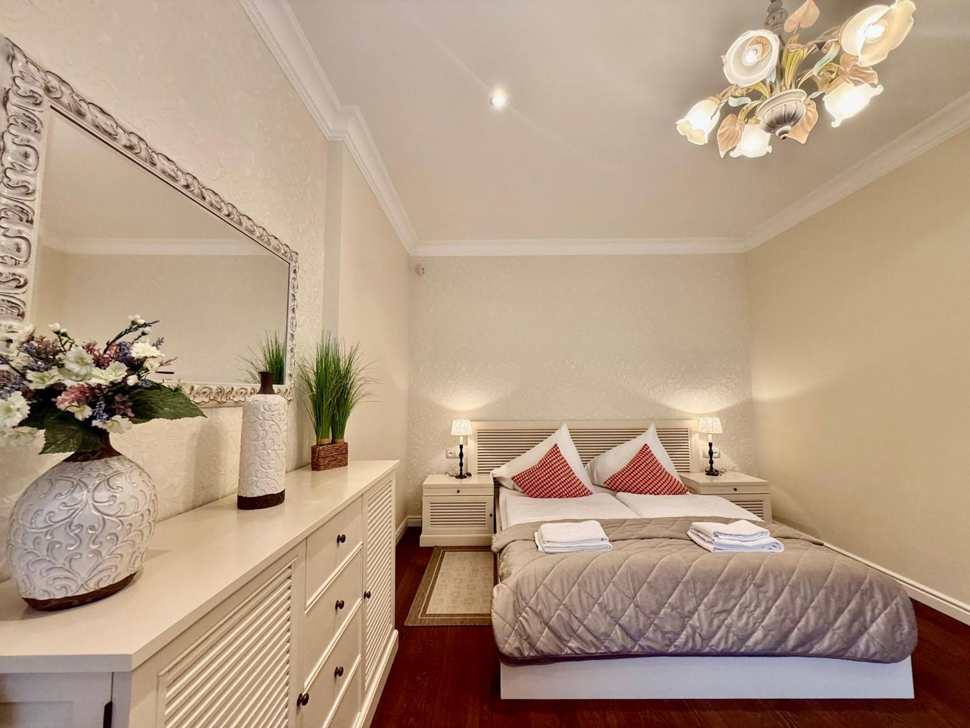Unique Charles Bridge 2Bdr Apartment. براغ المظهر الخارجي الصورة